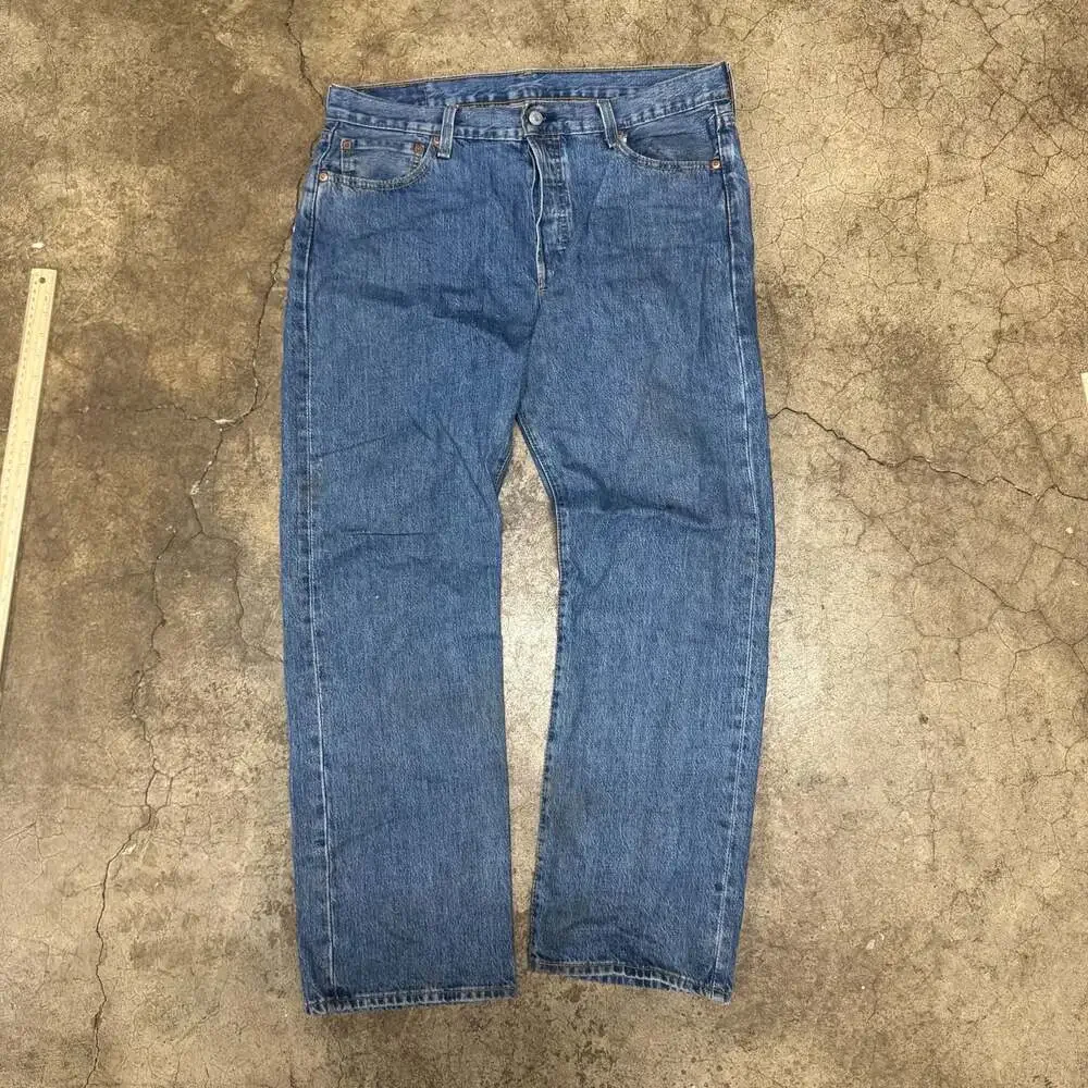 Levi's 501 Original Fit Button Fly Jeans Men's Size 36x30 Medium Wash Denim